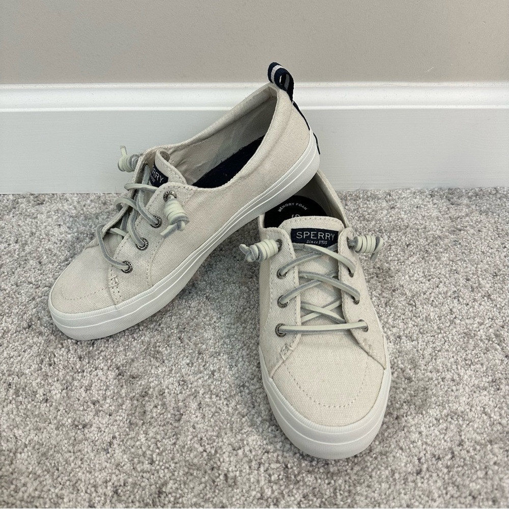 NWOB Sperry Crest Vibe Sneakers